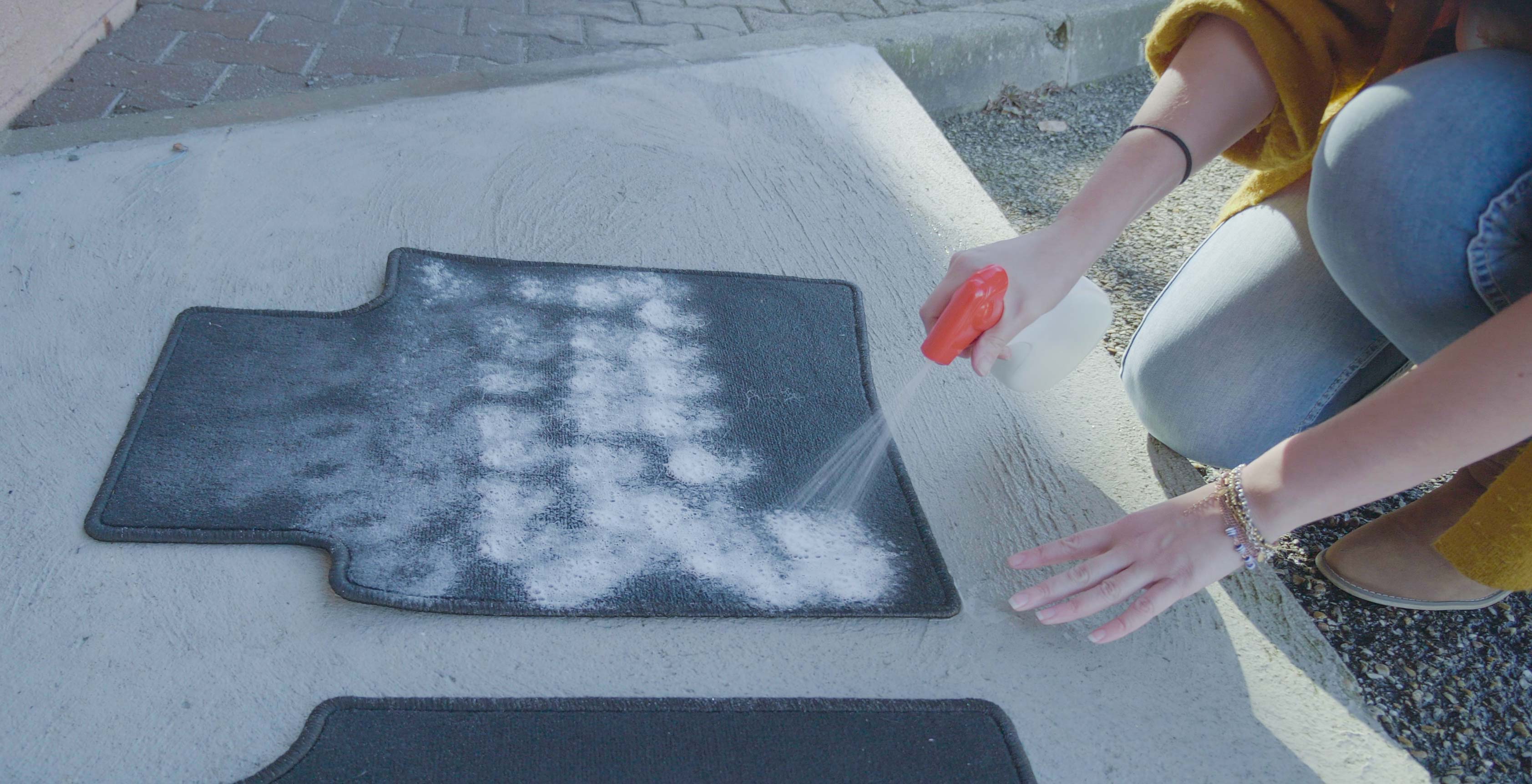nettoyant textile &agrave; appliquer sur les tapis