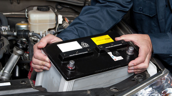 Comment remplacer une batterie automobile ?