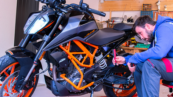 Comment réaliser l’entretien de sa moto avant la sortie de saison ?